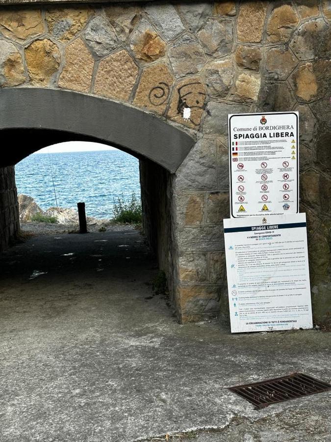 Апартаменти La Via Sul Mare Бордігера Екстер'єр фото