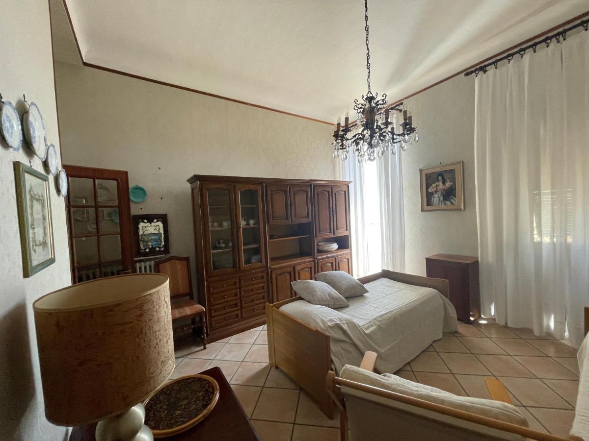 Апартаменти La Via Sul Mare Бордігера Екстер'єр фото